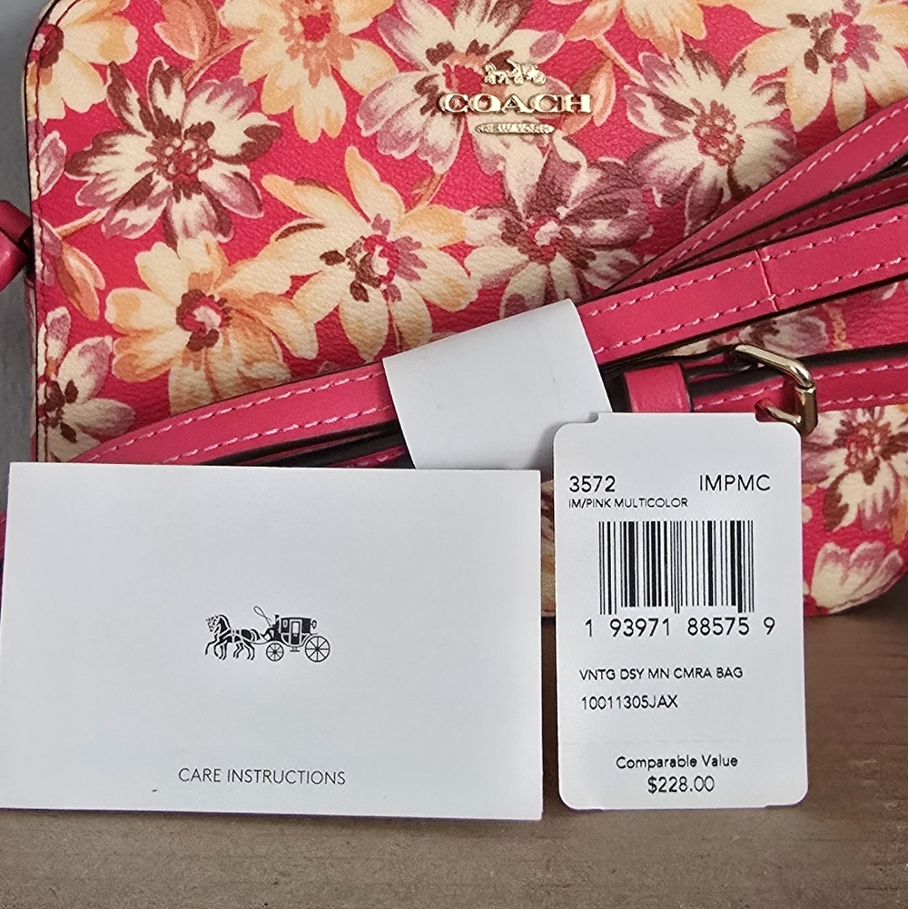Coach Mini Camera Bag with Vintage Daisy Script Print NEW - Picture 8 of 16
